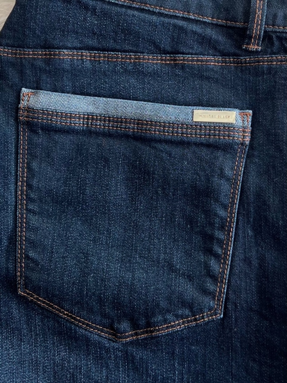White House/Black Market Dark Wash Denim Shorts Size 12 - Picture 3 of 7